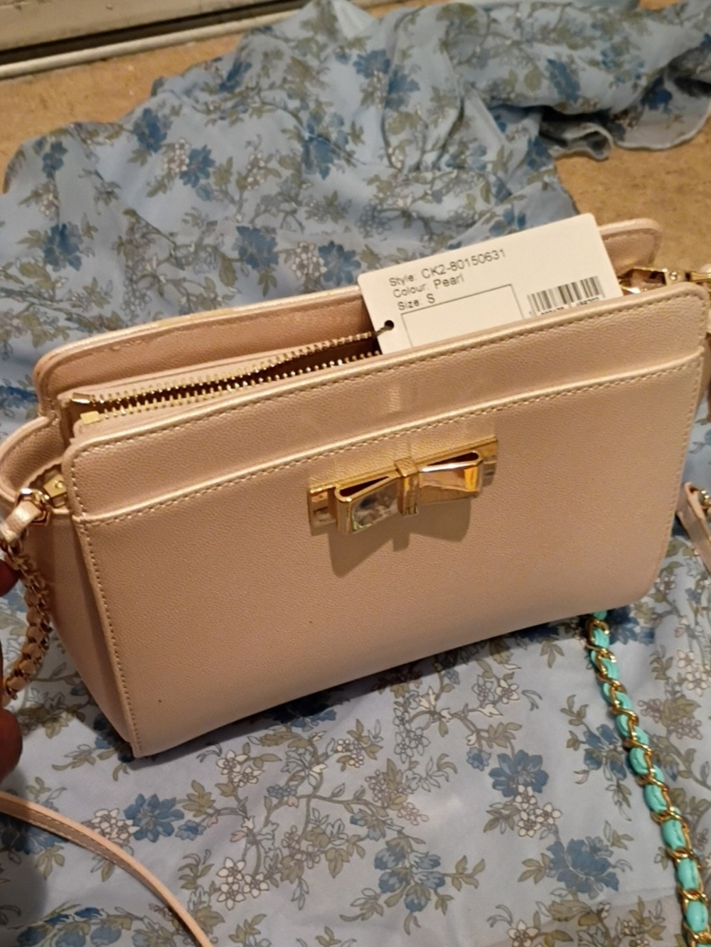 Pearl Bow Detail Chain Crossbody Bag
